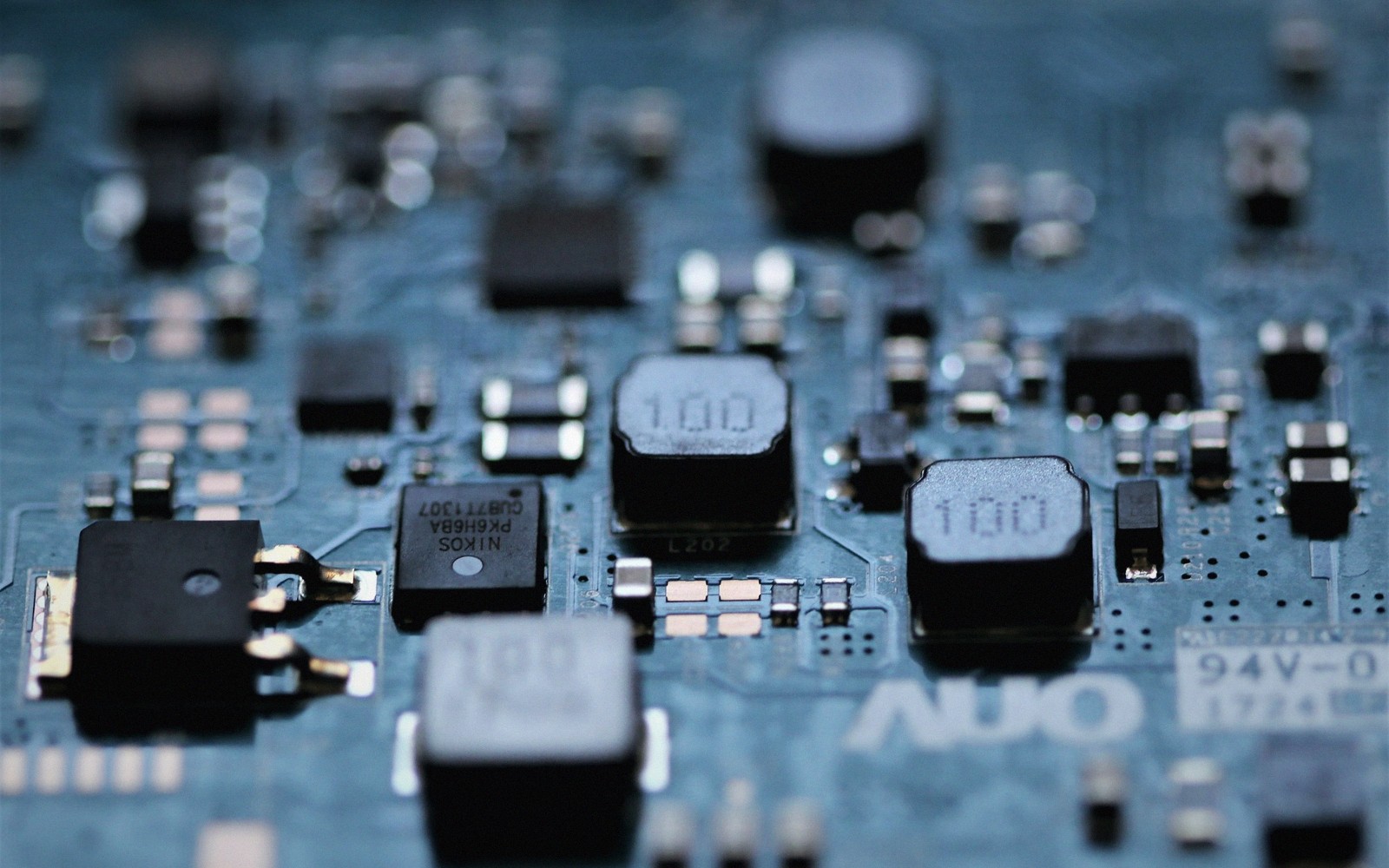 Why SSDs Fail Differently